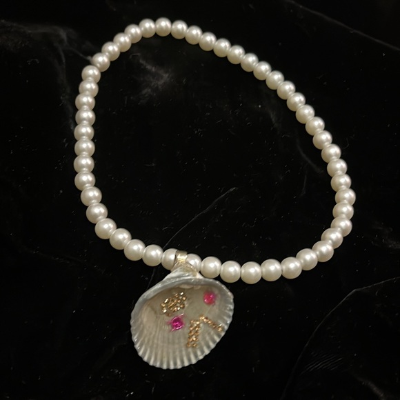 Stretchy Faux Pearls & Real Seashell One if a Kind Handmade Necklace - Picture 7 of 17
